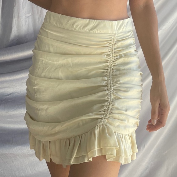 "Glam" Label Ruffled Cream Skirt, Women's Size Small - Picture 2 of 7